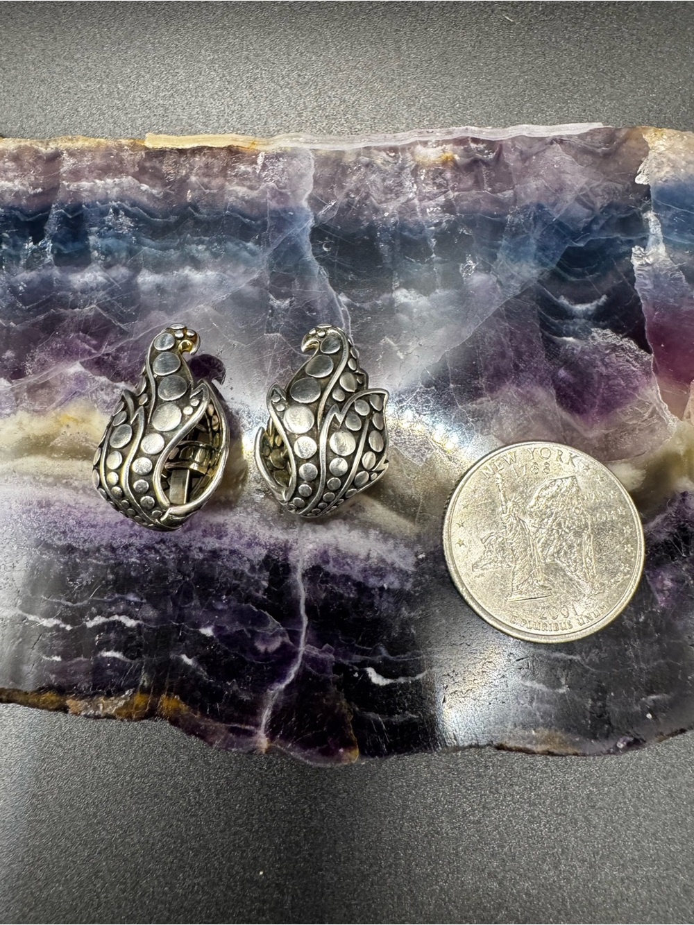 John Hardy 925 Sterling Silver Dot Ayu Leaf Earrings - Picture 8 of 8